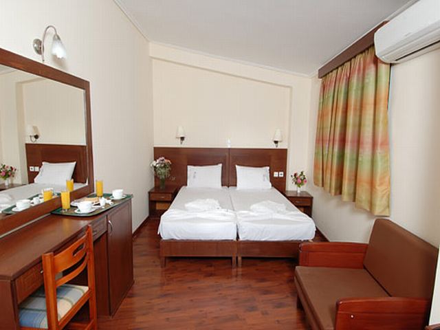 Caretta Beach Hotel & Apartments