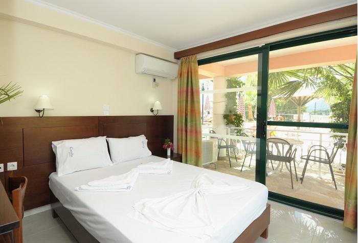 Caretta Beach Hotel & Apartments