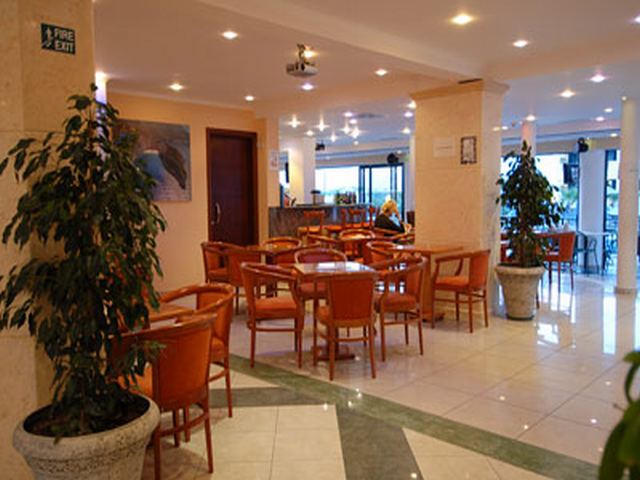 Caretta Beach Hotel & Apartments