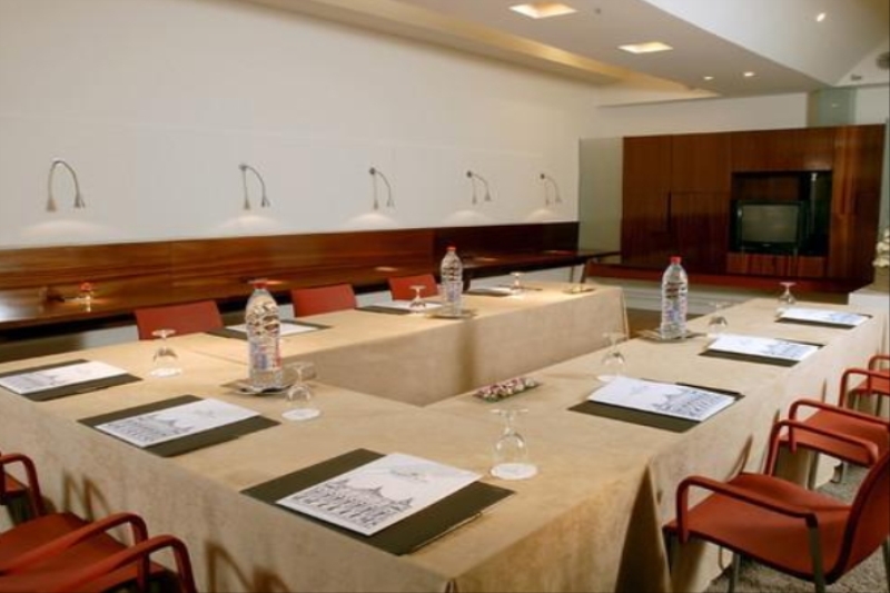 Golden Tulip Opera De Noailles