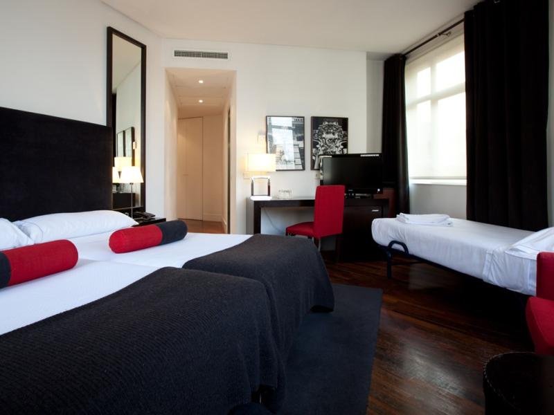 Quatro Puerta Del Sol