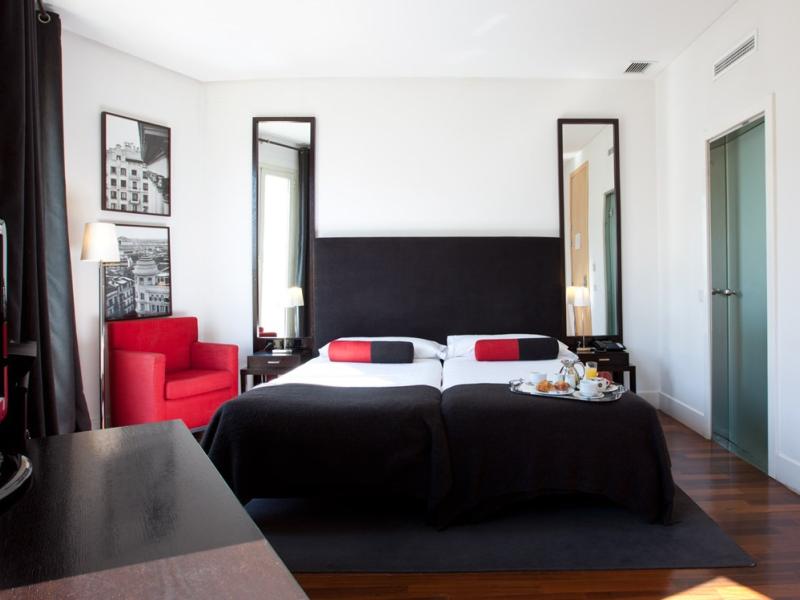 Quatro Puerta Del Sol