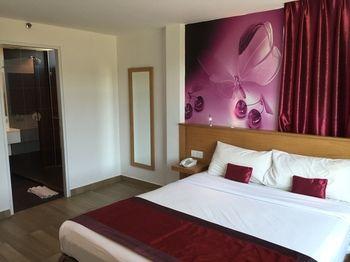 Fave Hotel Cenang Beach