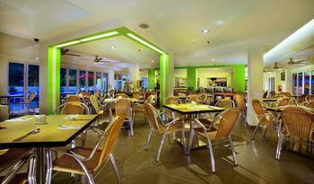 Fave Hotel Cenang Beach