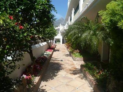 Aloha Gardens