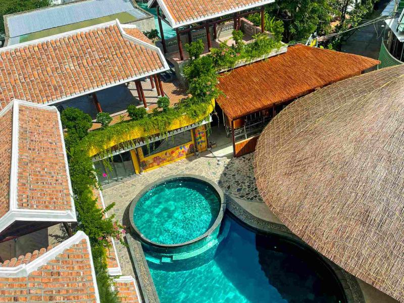 The Light Hotel & Resort