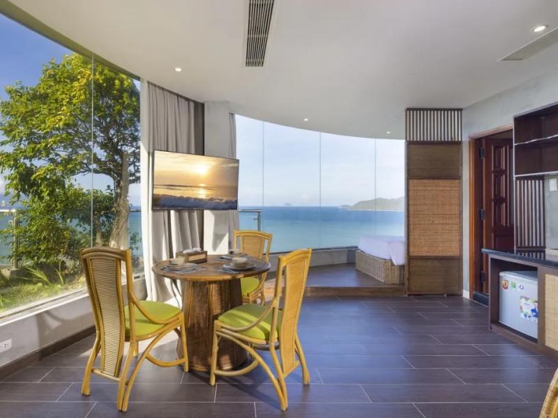 The Light Hotel & Resort