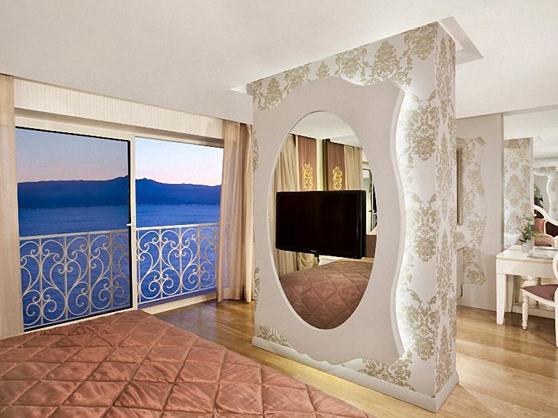 La Boutique Hotel & Suites