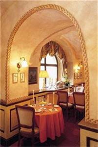 Hotel Pod Vezi & Depandance