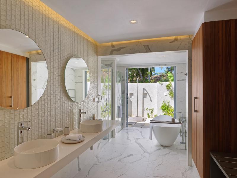 Outrigger Maldives Maafushivaru