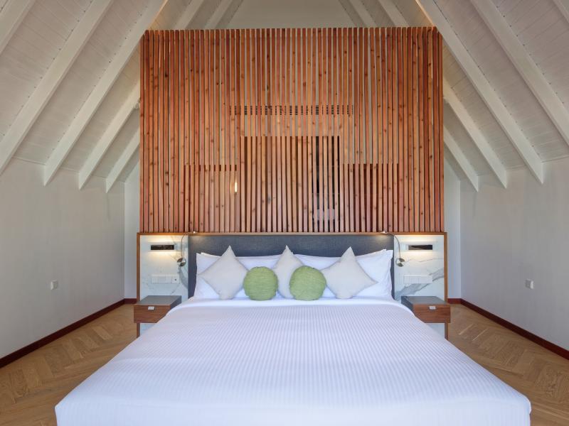 Outrigger Maldives Maafushivaru