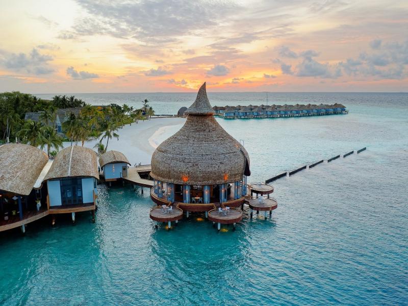 Outrigger Maldives Maafushivaru