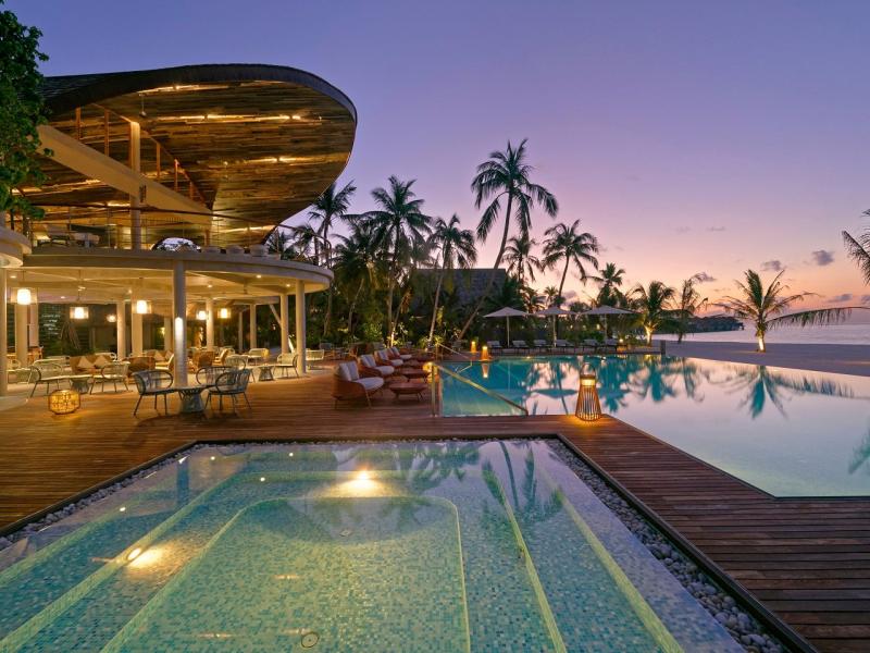 Outrigger Maldives Maafushivaru