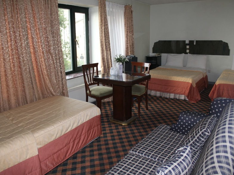 Airport Inn Hotel