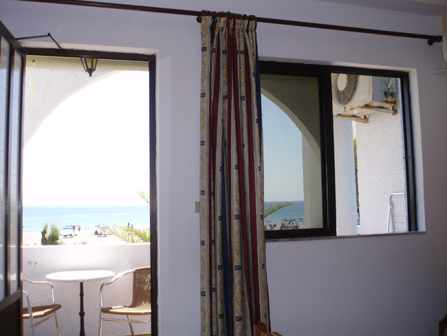 Gregory Peck Apartments & Studios