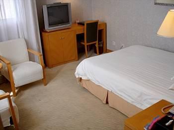 Holiday Inn Express Shanghai Zhenping by IHG