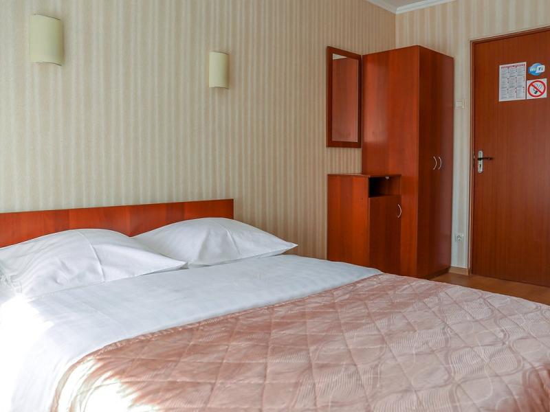 Островок (ул. Бухарестская)