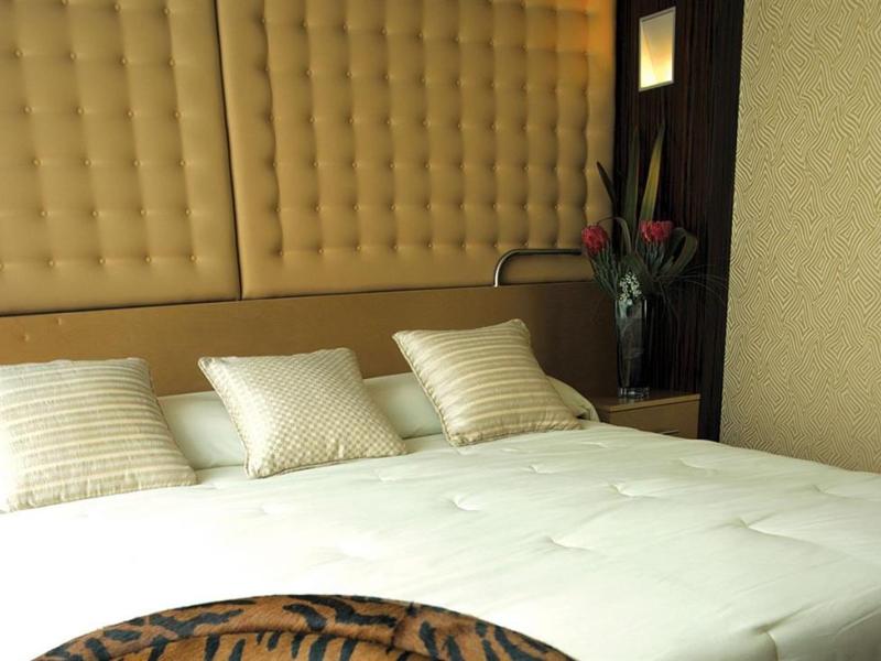 Carlo IV, The Dedica Anthology