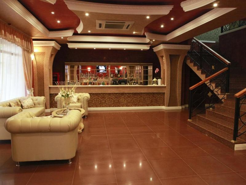 Золотой Дельфин