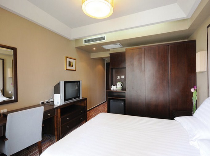 Rayfont Shanghai Nanpu Hotel