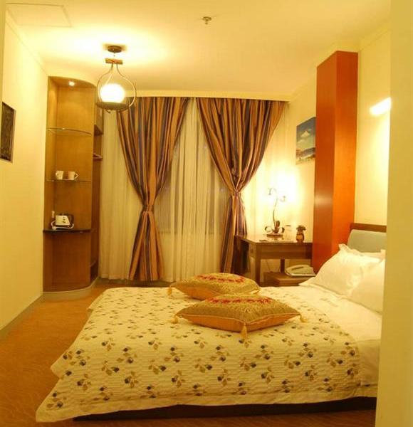 Joyage Business Hotel (Shanghai Luwan)