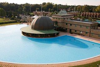 Cosmopolitan Golf & Beach Resort