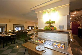 The Three Corners Hotel Art