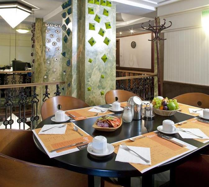 The Three Corners Hotel Art