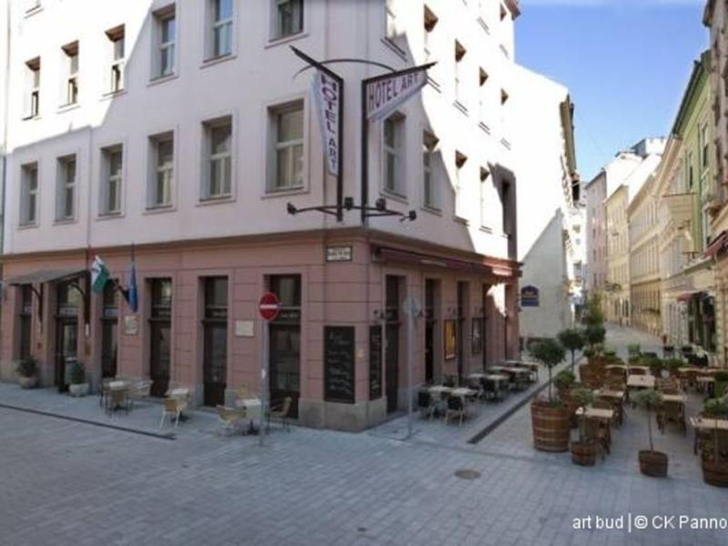 The Three Corners Hotel Art