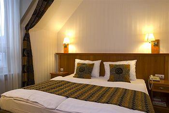 The Three Corners Hotel Art