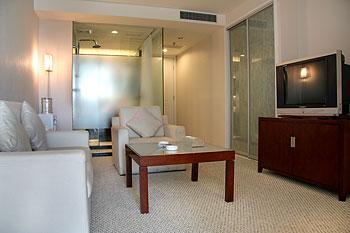 Qianyuan International Business Hotel