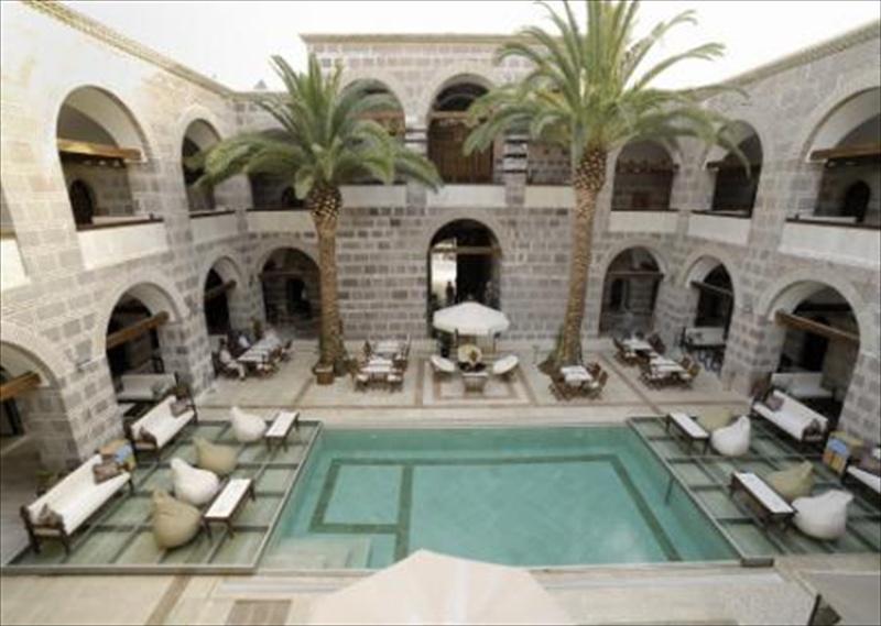 Cesme Kanuni Kervansaray Historical Hotel