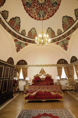 Cesme Kanuni Kervansaray Historical Hotel