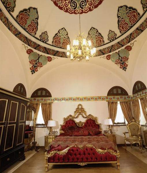 Cesme Kanuni Kervansaray Historical Hotel