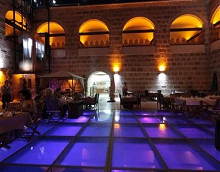 Cesme Kanuni Kervansaray Historical Hotel