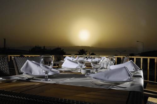 Cesme Kanuni Kervansaray Historical Hotel