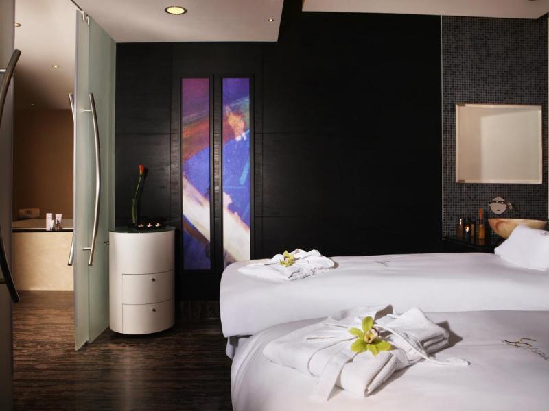 Sofitel Abu Dhabi Corniche