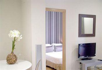 Splendom Suites