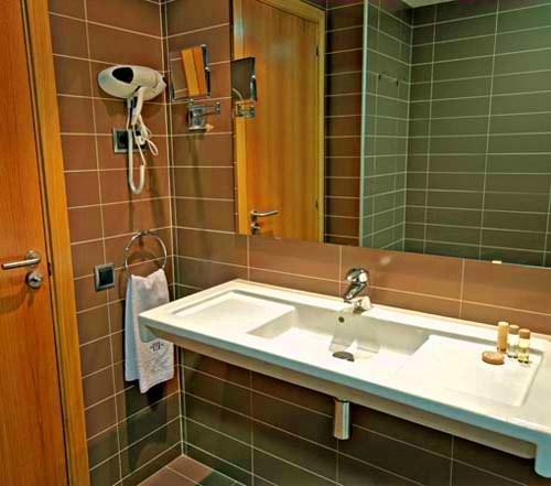 Splendom Suites