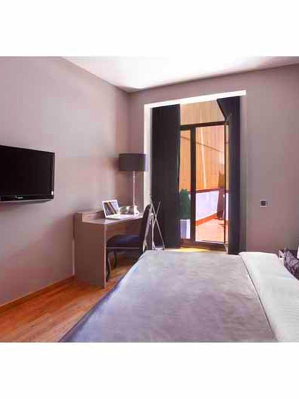 Splendom Suites