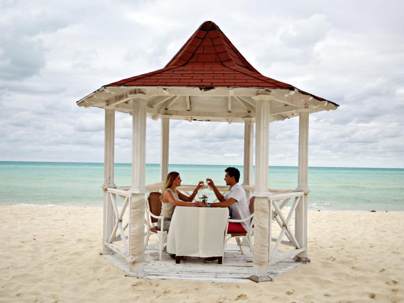 Memories Caribe Beach Resort (Adults Only)