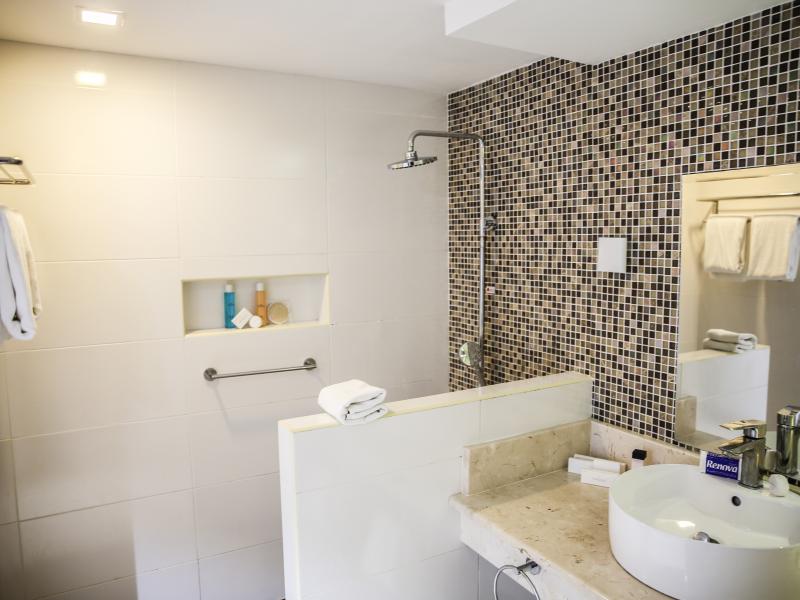 Memories Caribe Beach Resort (Adults Only)