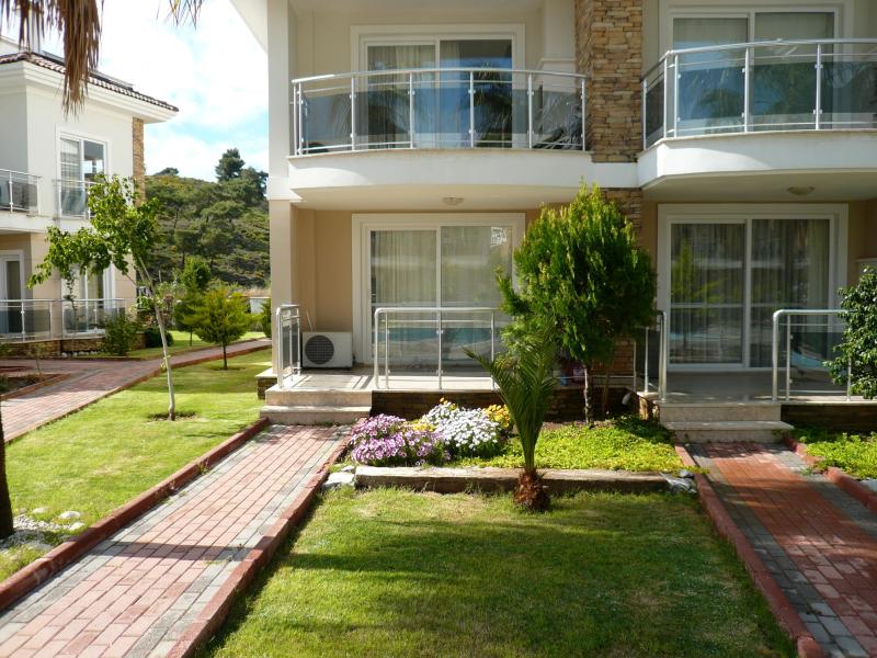 Blue Green Residence