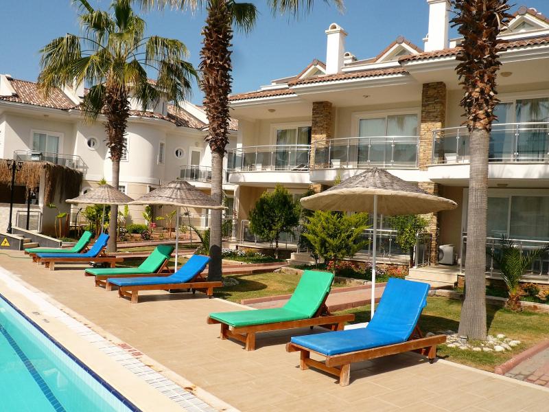 Blue Green Residence