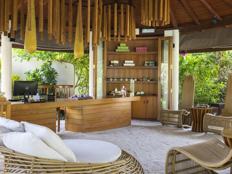 Centara Ras Fushi Resort & Spa Maldives