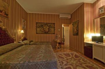 Domus Colosseo Hotel
