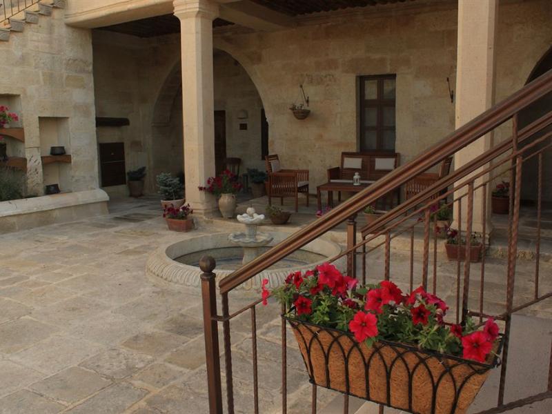 Fresco Cave Suites & Mansions