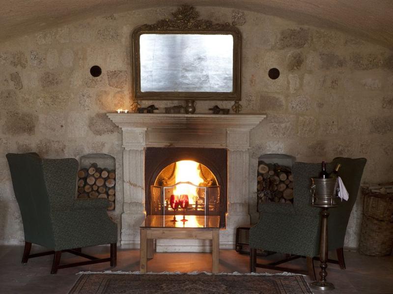 Fresco Cave Suites & Mansions