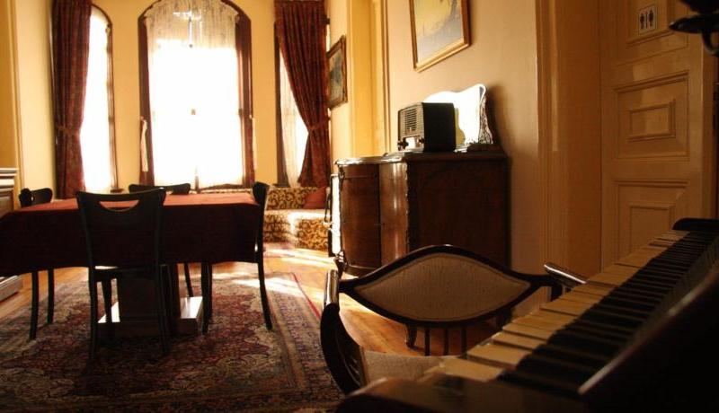 Anastasia Meziki Hotel