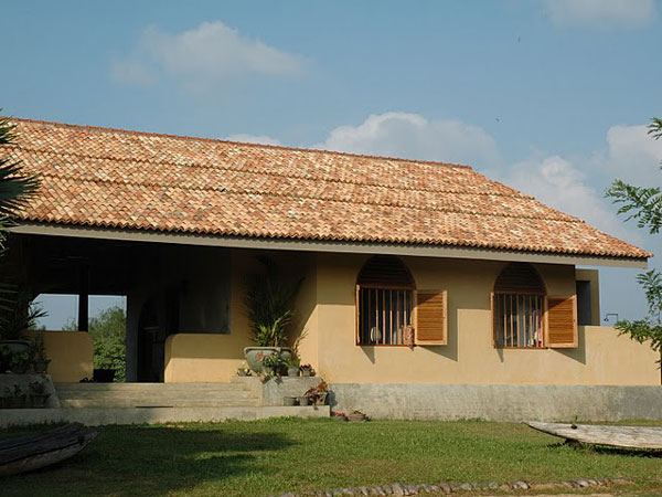 Khomba House